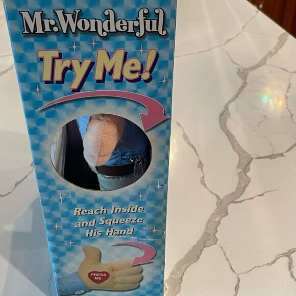 Mr Wonderful Talking Toy in box, needs batteries. - Picture 3 of 3